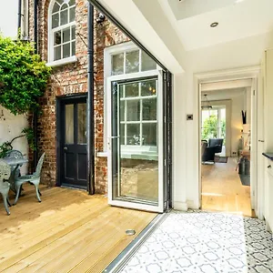 9 St John's Street York