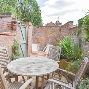 - Luxury Townhouse - With Free Parking Holiday home